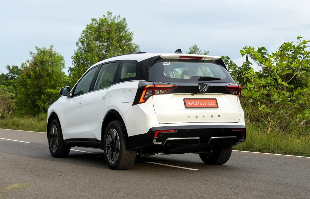 Mahindra XEV 9S Pros and Cons